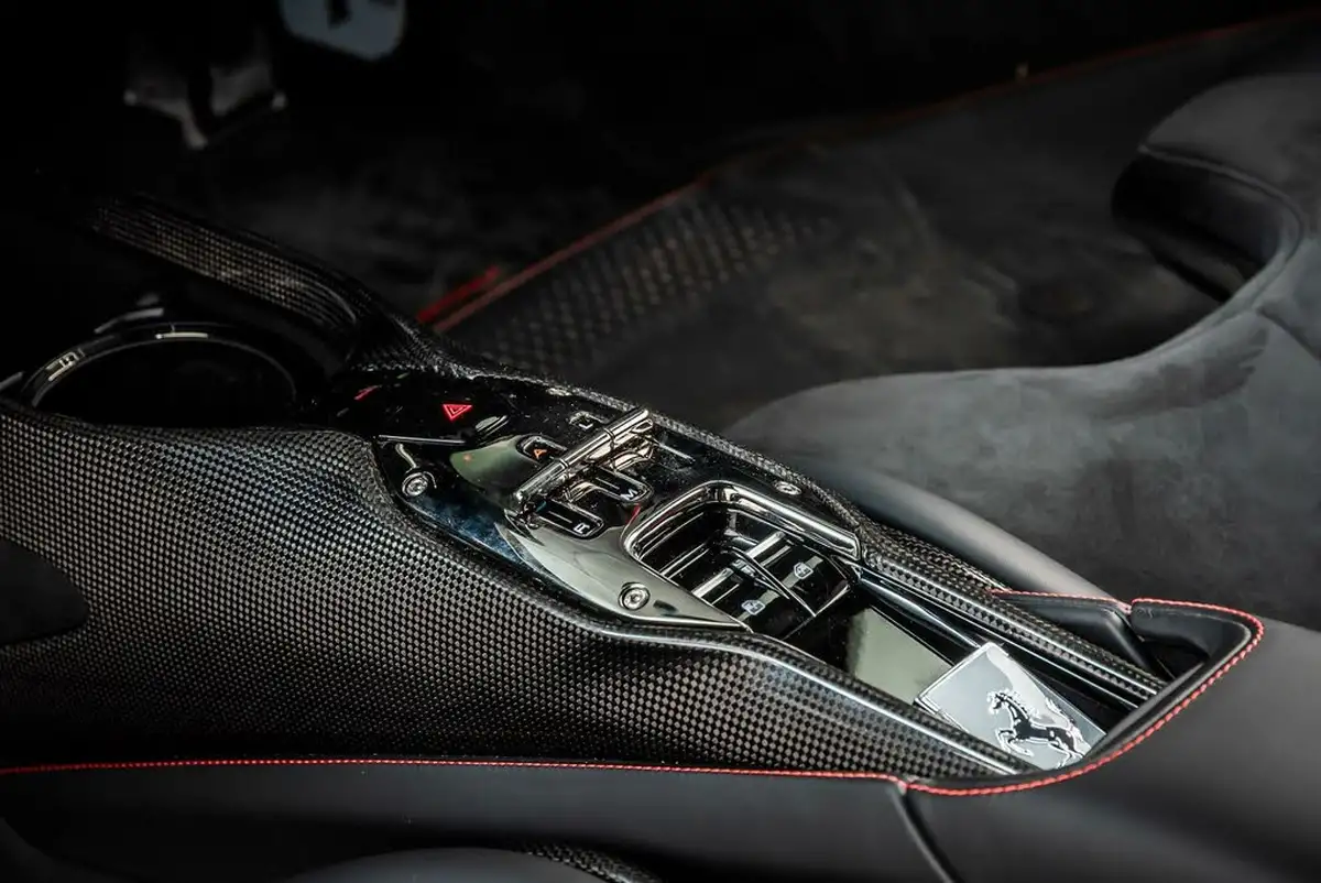 2021-ferrari-sf90-stradale-big-47