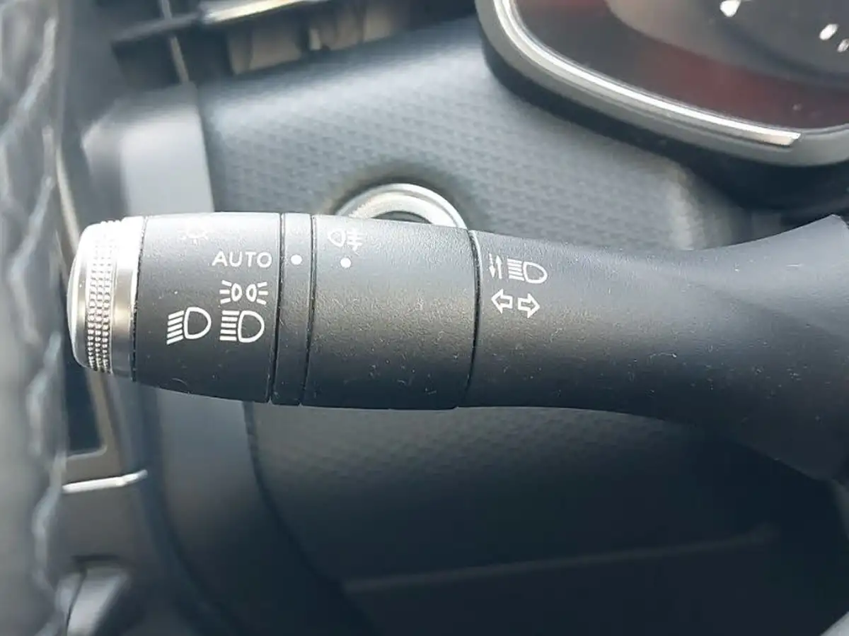2021-renault-clio-10-tce-iconic-90ps-big-17