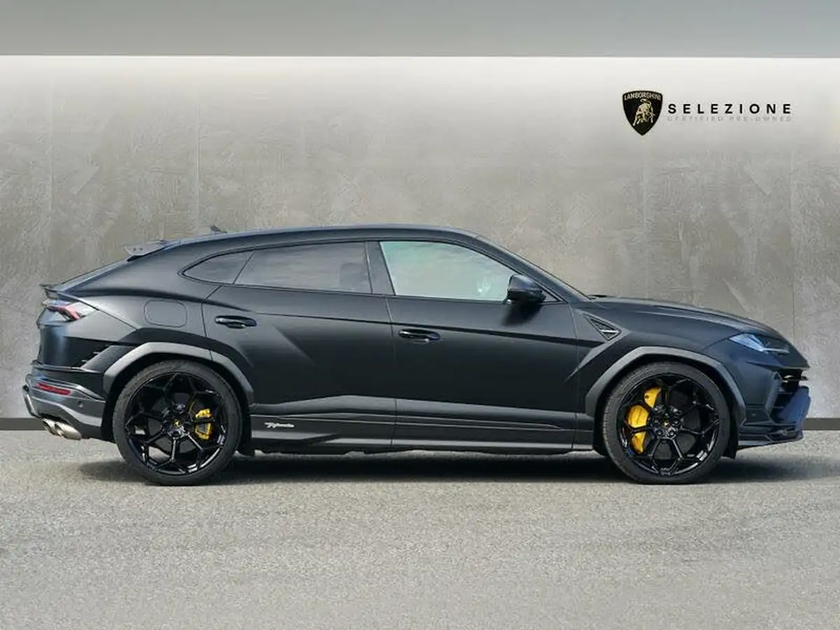 2023-lamborghini-urus-40-no-trim-big-2