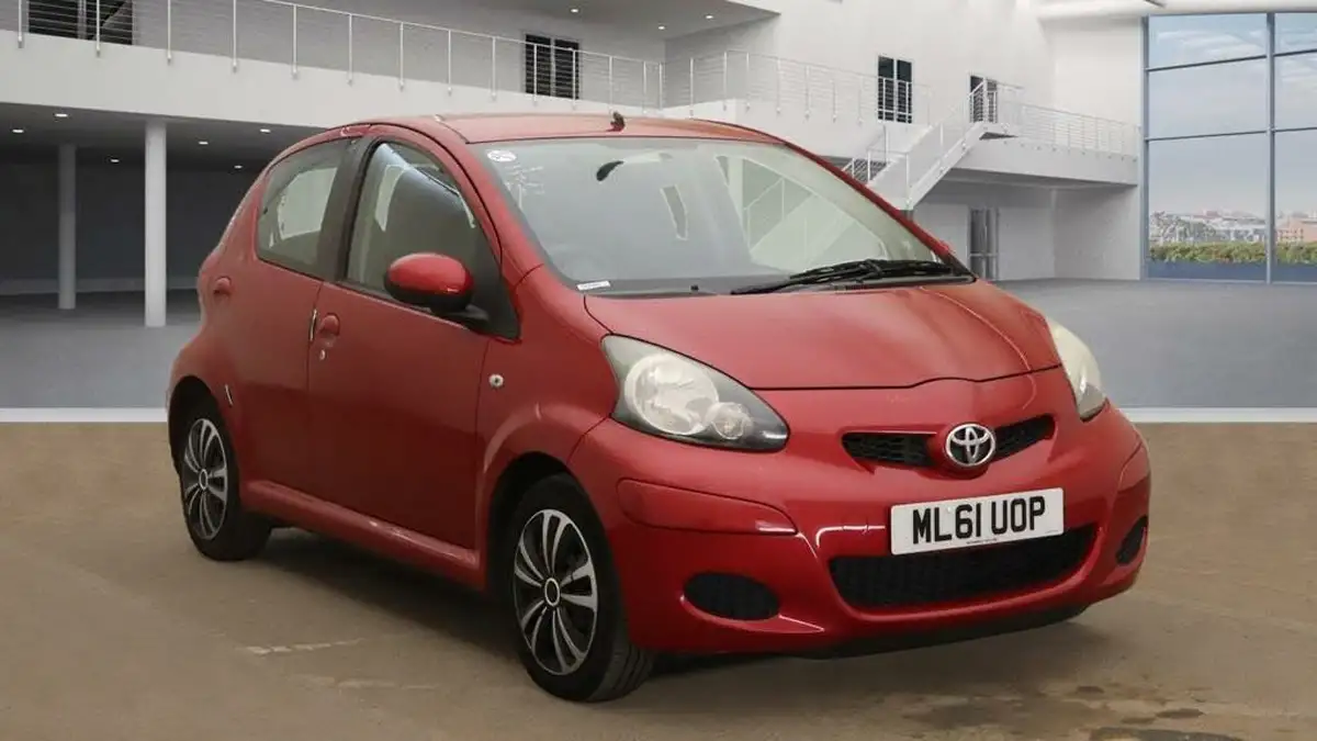 2011-toyota-aygo-10-aygo-ice-5d-multimode-big-4