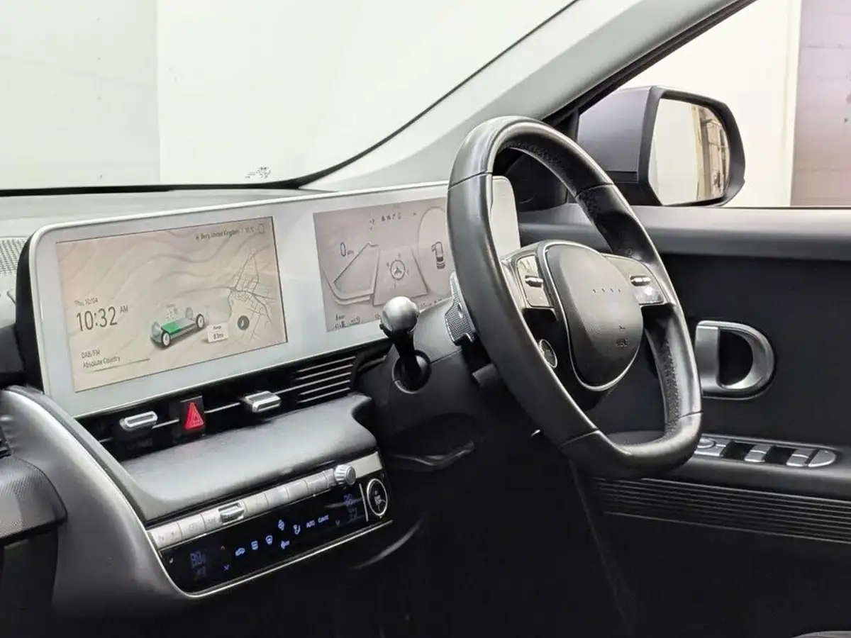 2022-hyundai-ioniq-5-e-se-connect-big-19