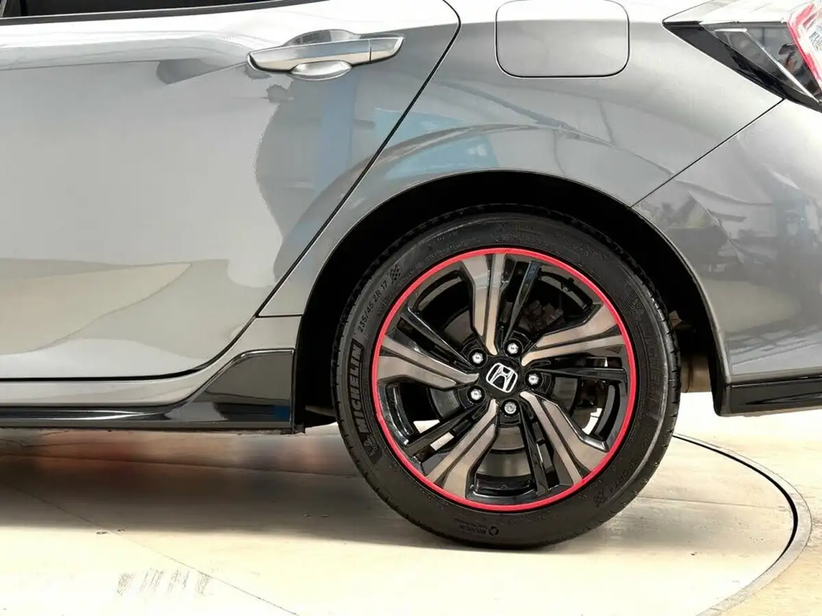 2018-honda-civic-15-vtec-turbo-sport-ss-big-11