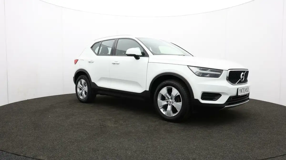 2020-volvo-xc40-20td-d3-momentum-geartronic-big-45