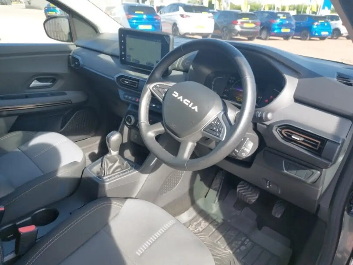 2024-dacia-jogger-16-tce-extreme-big-12