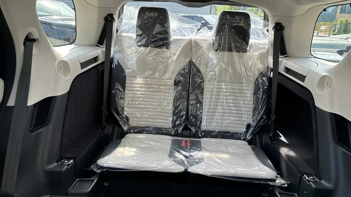 2025-land-rover-discovery-30-d350-dynamic-se-big-22