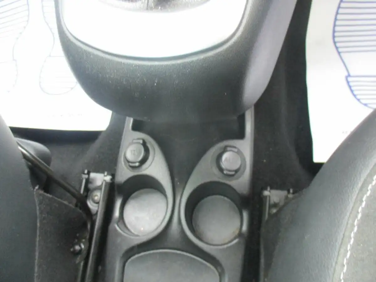 2016-citroen-c3-picasso-12-puretech-platinum-big-23