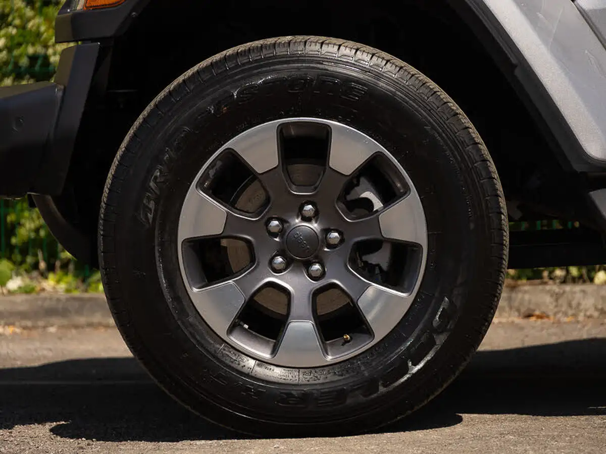 2021-jeep-wrangler-20-gme-overland-5d-big-16