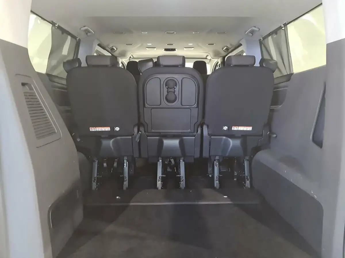 2018-ford-tourneo-custom-20tdci-310-l2-titanium-130ps-big-32