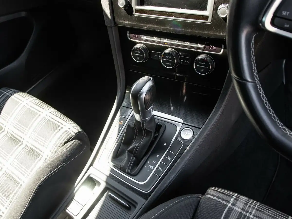 2016-volkswagen-golf-20tdi-gtd-bmtss-estate-5d-dsg-big-28