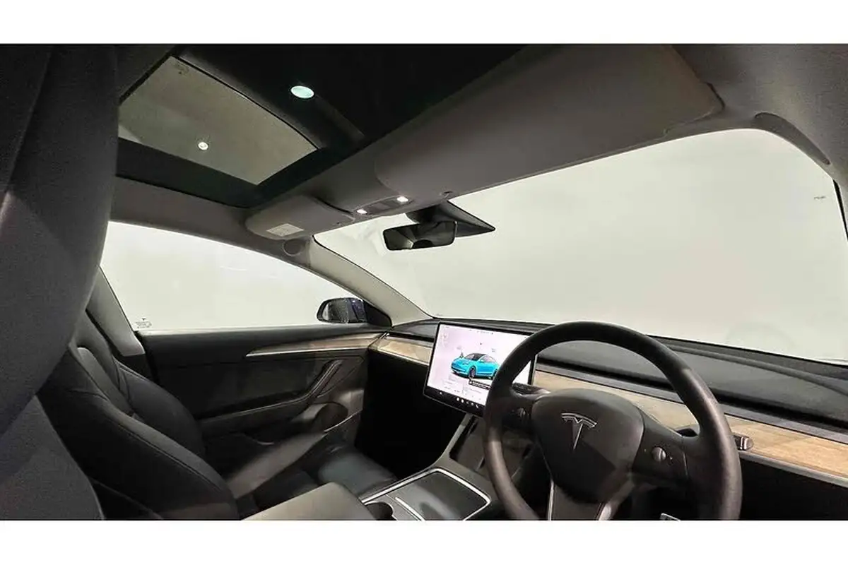 2022-tesla-model-3-e-performance-big-29