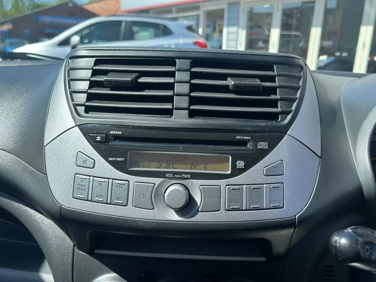 2014-suzuki-alto-10-sz-big-9