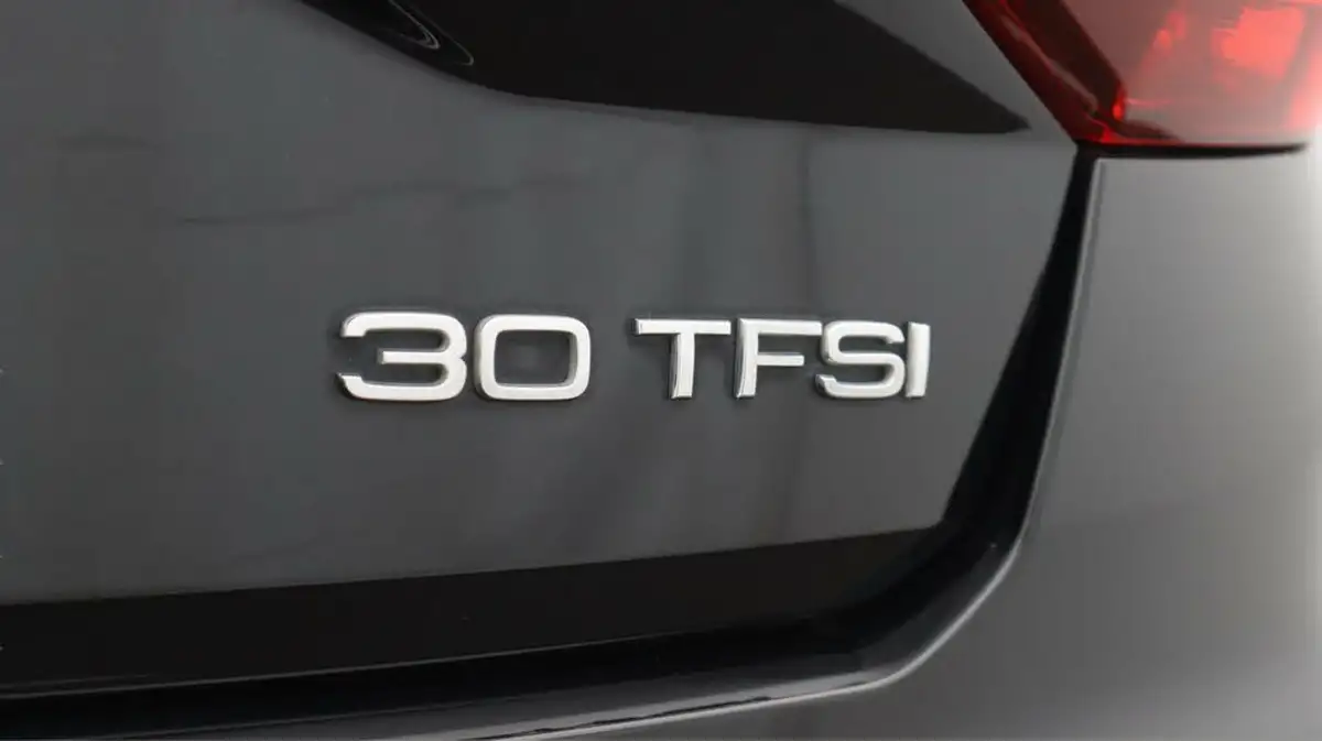 2022-audi-q2-10-30-tfsi-sport-big-21