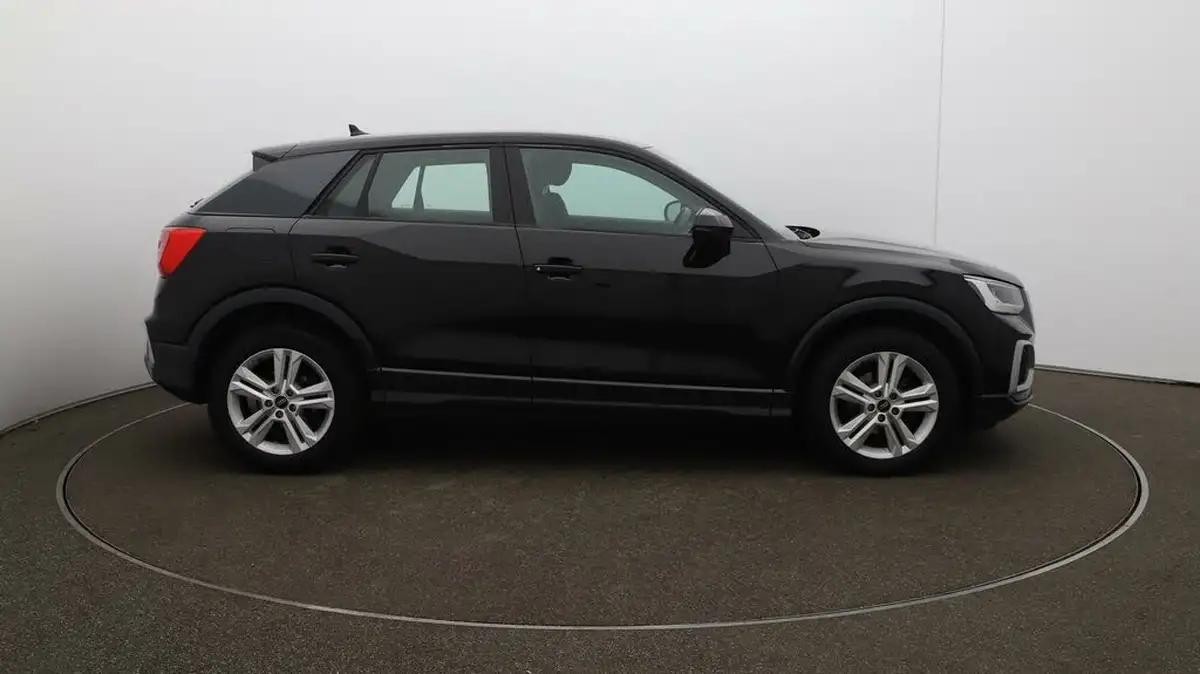 2022-audi-q2-10-30-tfsi-sport-big-45