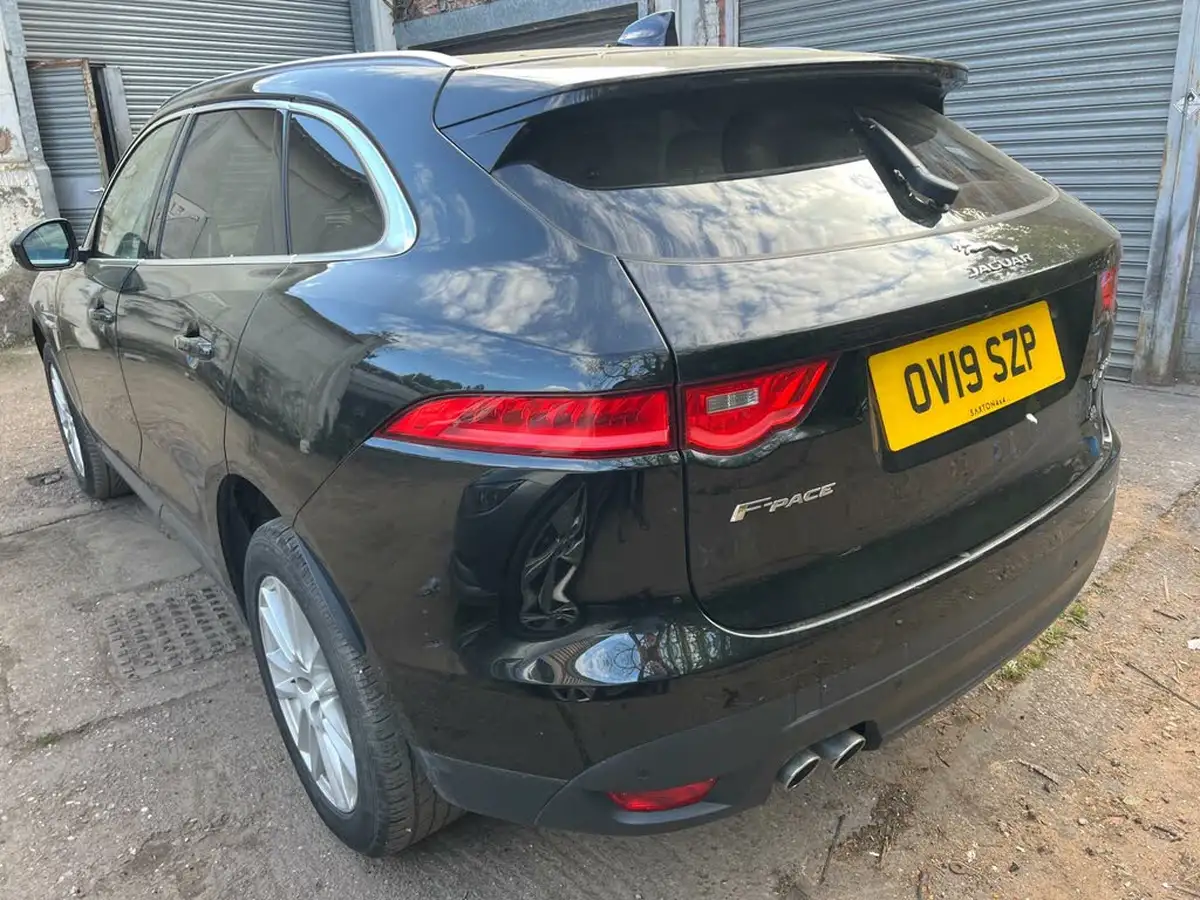 2019-jaguar-f-pace-20-i4d-portfolio-180ps-ss-auto-big-14