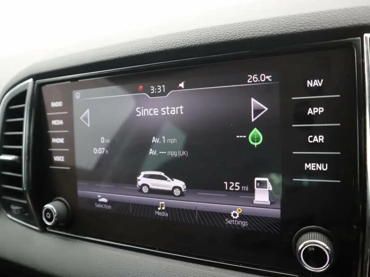 2019-skoda-karoq-10-tsi-se-technology-big-27