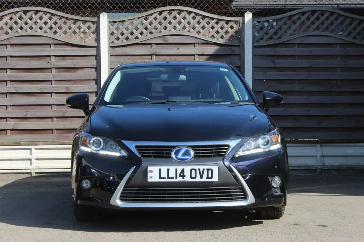2014-lexus-ct-200h-18-advance-big-10