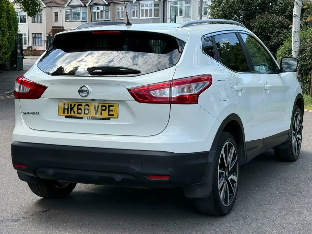 2017-nissan-qashqai-12-dig-t-tekna-xtronic-cvt-big-10