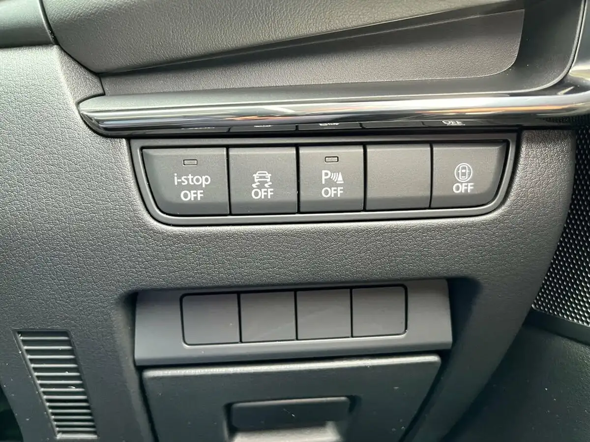 2022-mazda-mazda3-20-sport-lux-186ps-saloon-4d-big-51