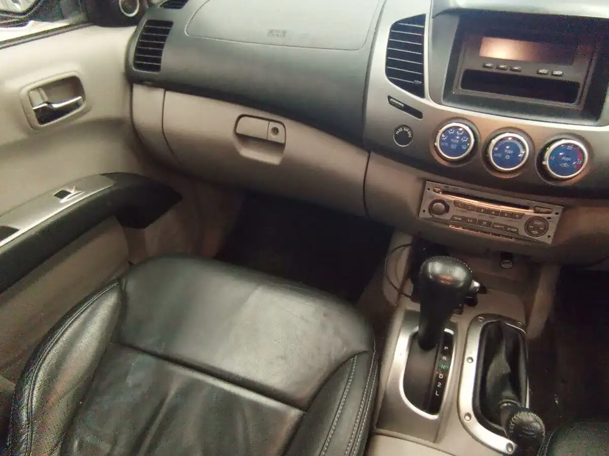 2010-mitsubishi-l200-25td-warrior-double-pickup-auto-big-15