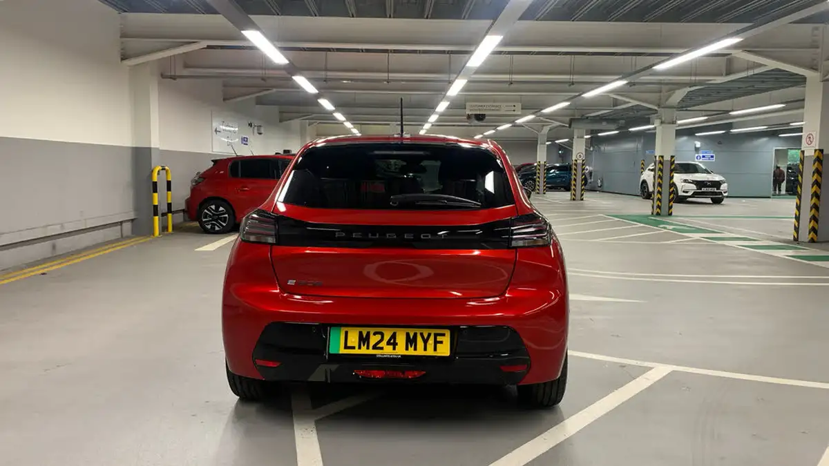 2024-peugeot-208-e-e-style-big-8