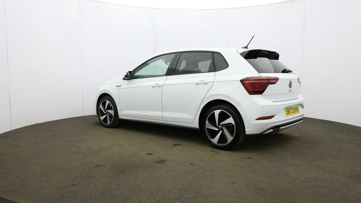 2023-volkswagen-polo-big-64