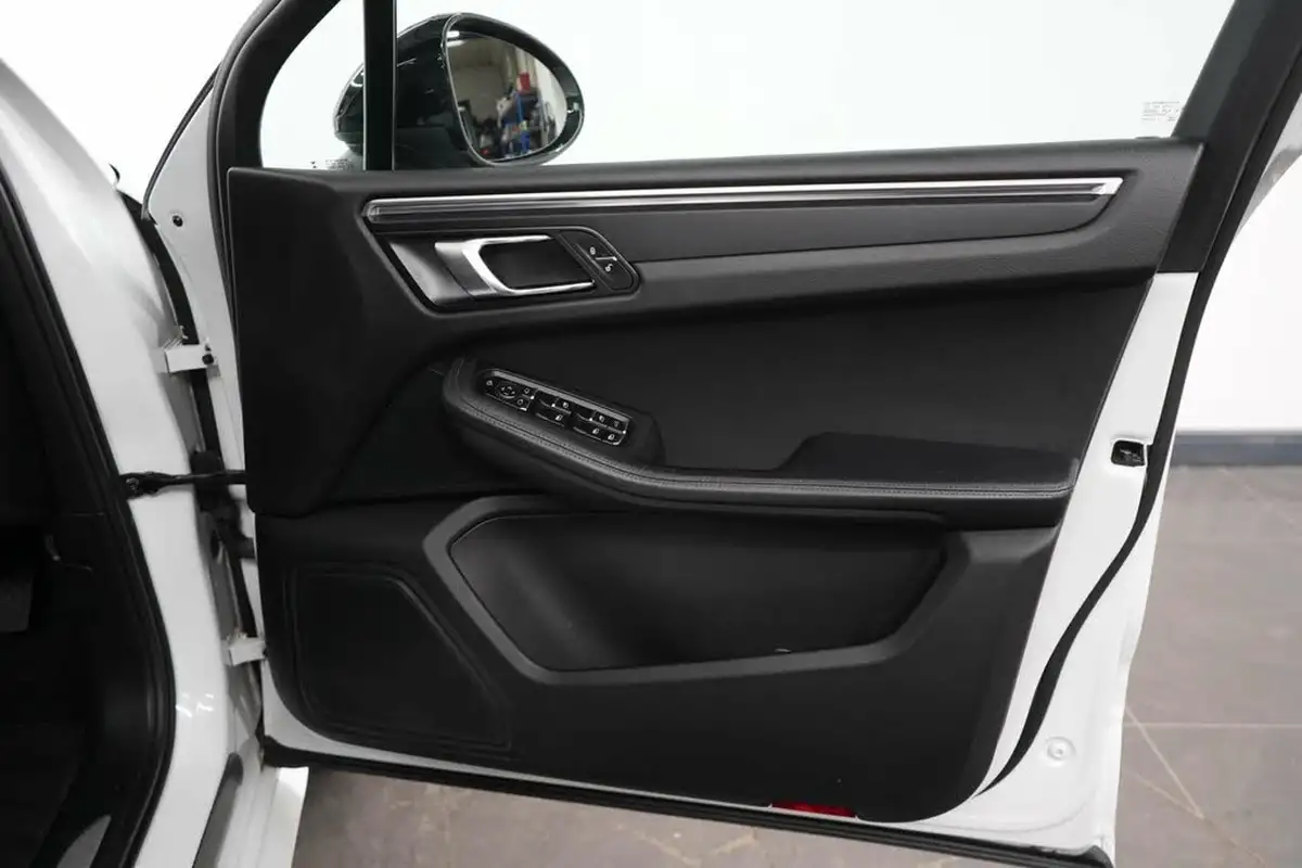 2015-porsche-macan-20-big-25