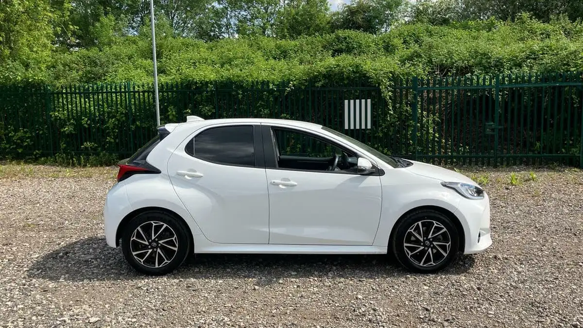 2021-toyota-yaris-15-vvt-i-design-big-15