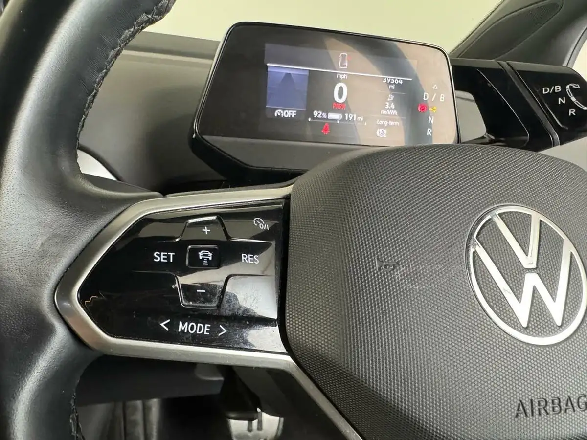 2021-volkswagen-id4-e-first-edition-big-24