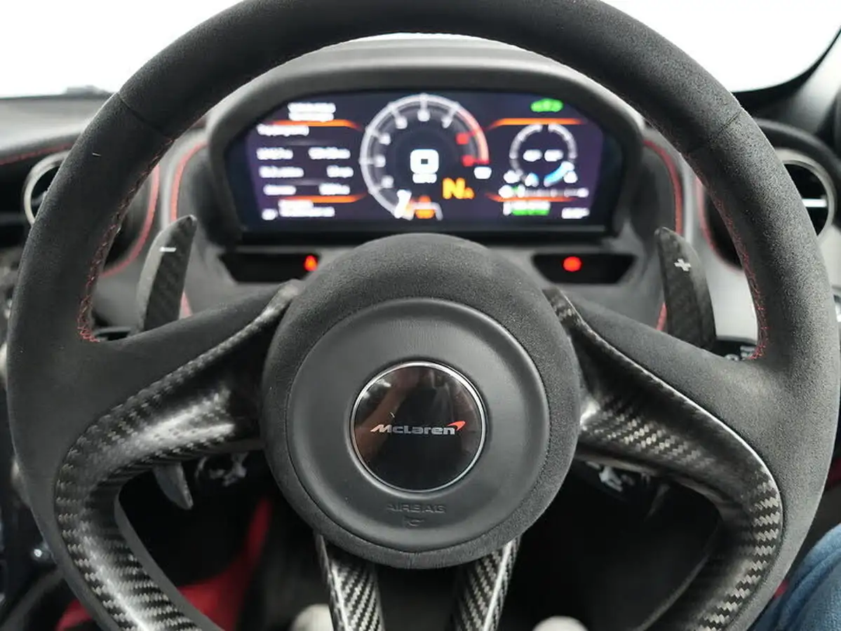 2018-mclaren-720s-40-luxury-big-42