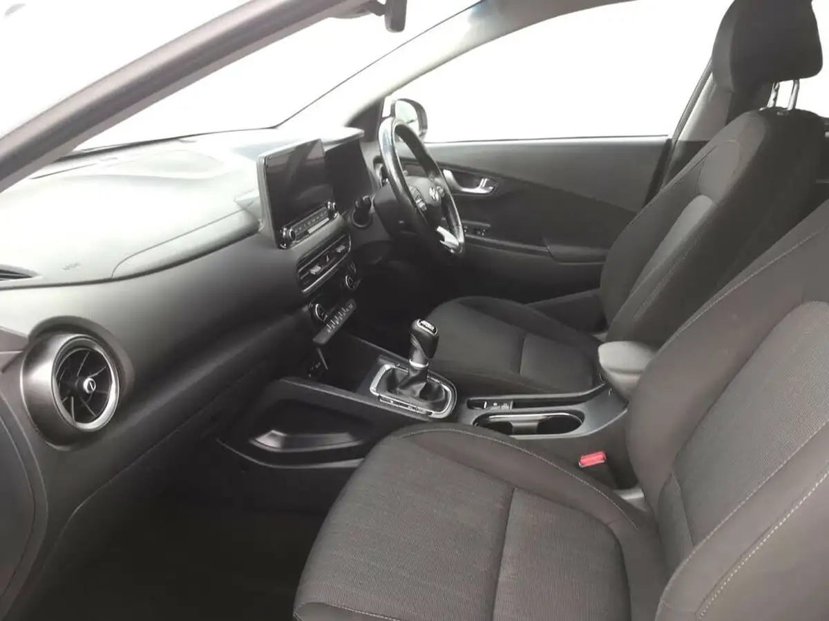 2022-hyundai-kona-10-t-gdi-premium-big-9