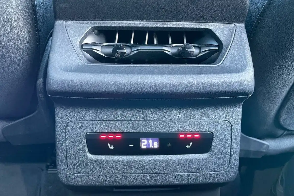2024-audi-q6-e-tron-big-45