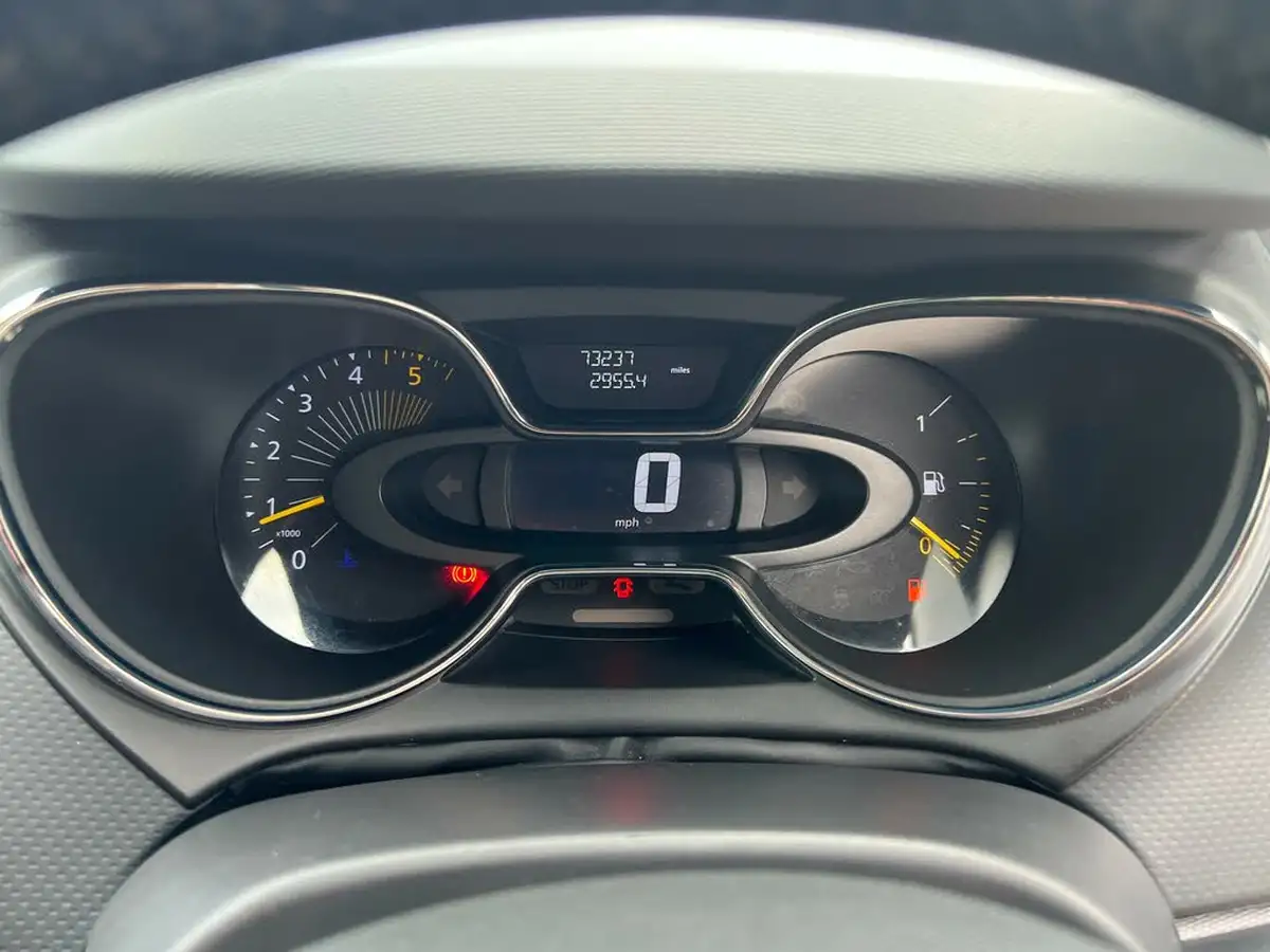 2014-renault-captur-15dci-dynamique-90bhp-energyss-big-15