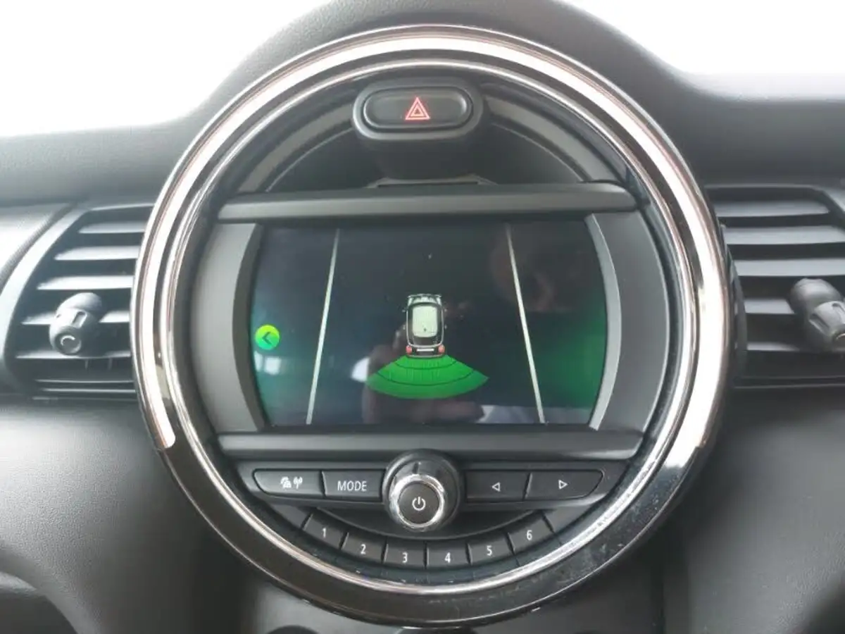 2019-mini-cooper-15-cooper-exclusive-134bhp-hatchback-3d-big-10