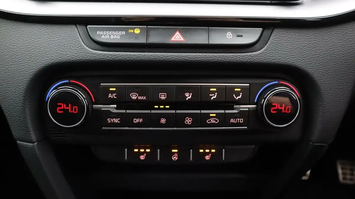 2023-kia-xceed-15-t-gdi-gt-line-158bhp-big-12
