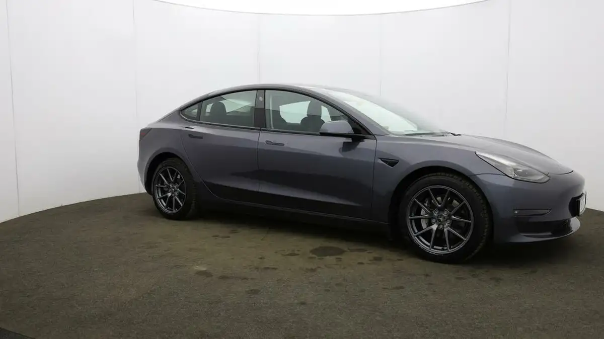 2021-tesla-model-3-e-long-range-awd-big-48