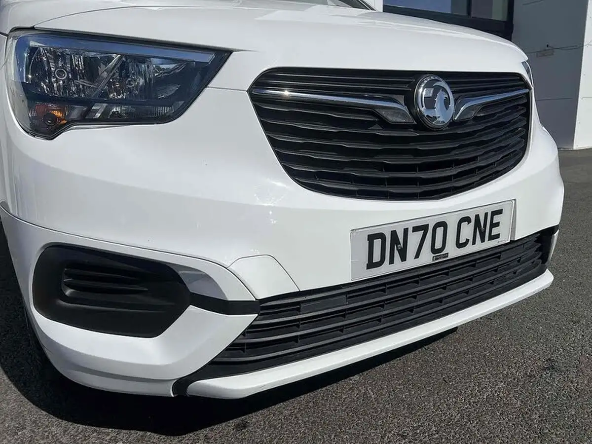 2020-vauxhall-combo-15cdti-sportive-2300-100pseu6d-t-l2h1-panel-big-11