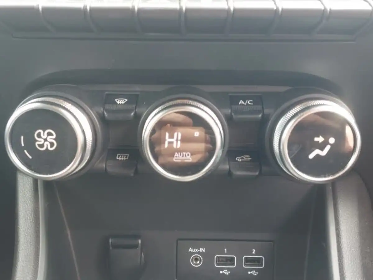 2021-renault-captur-10-tce-iconic-100bhp-big-14