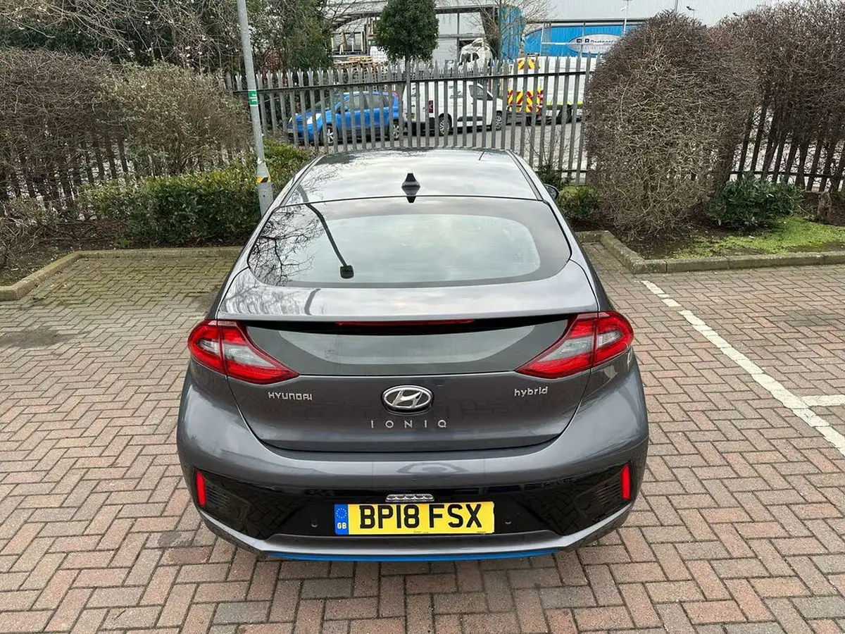2018-hyundai-ioniq-16-gdi-premium-se-hybrid-big-10