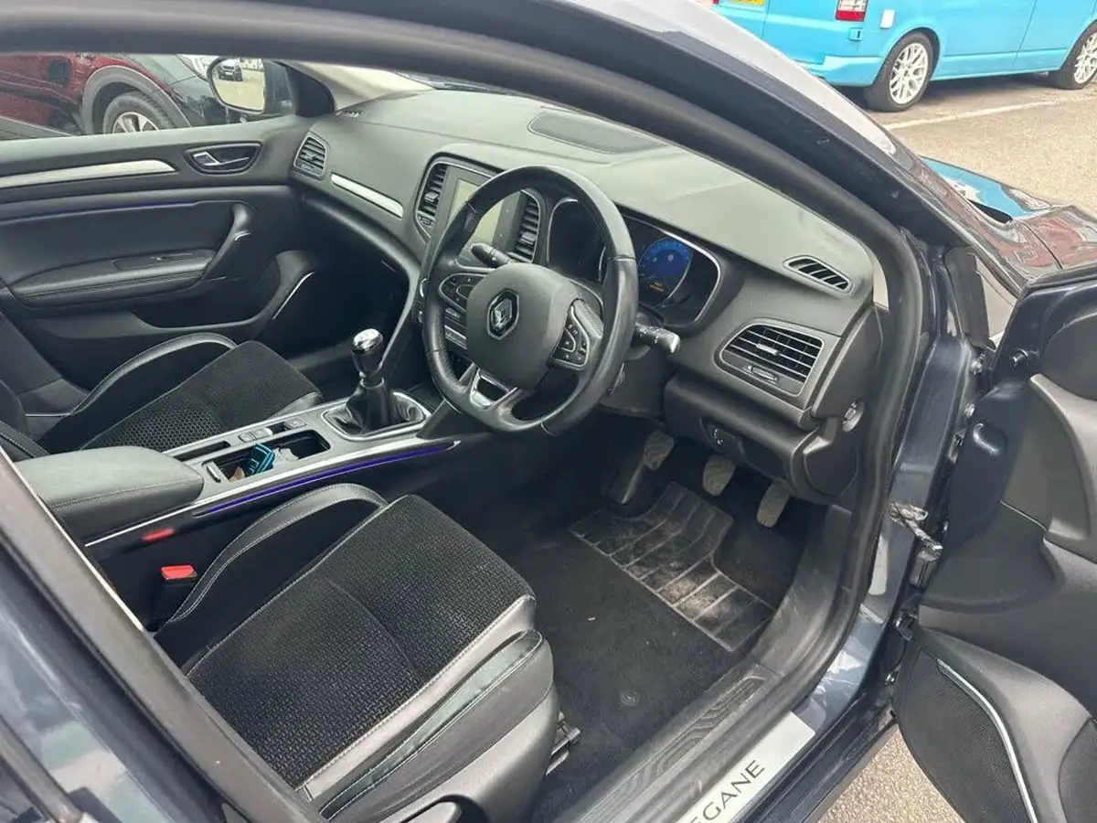 2017-renault-megane-16dci-dynamique-s-nav-sport-tourer-big-17