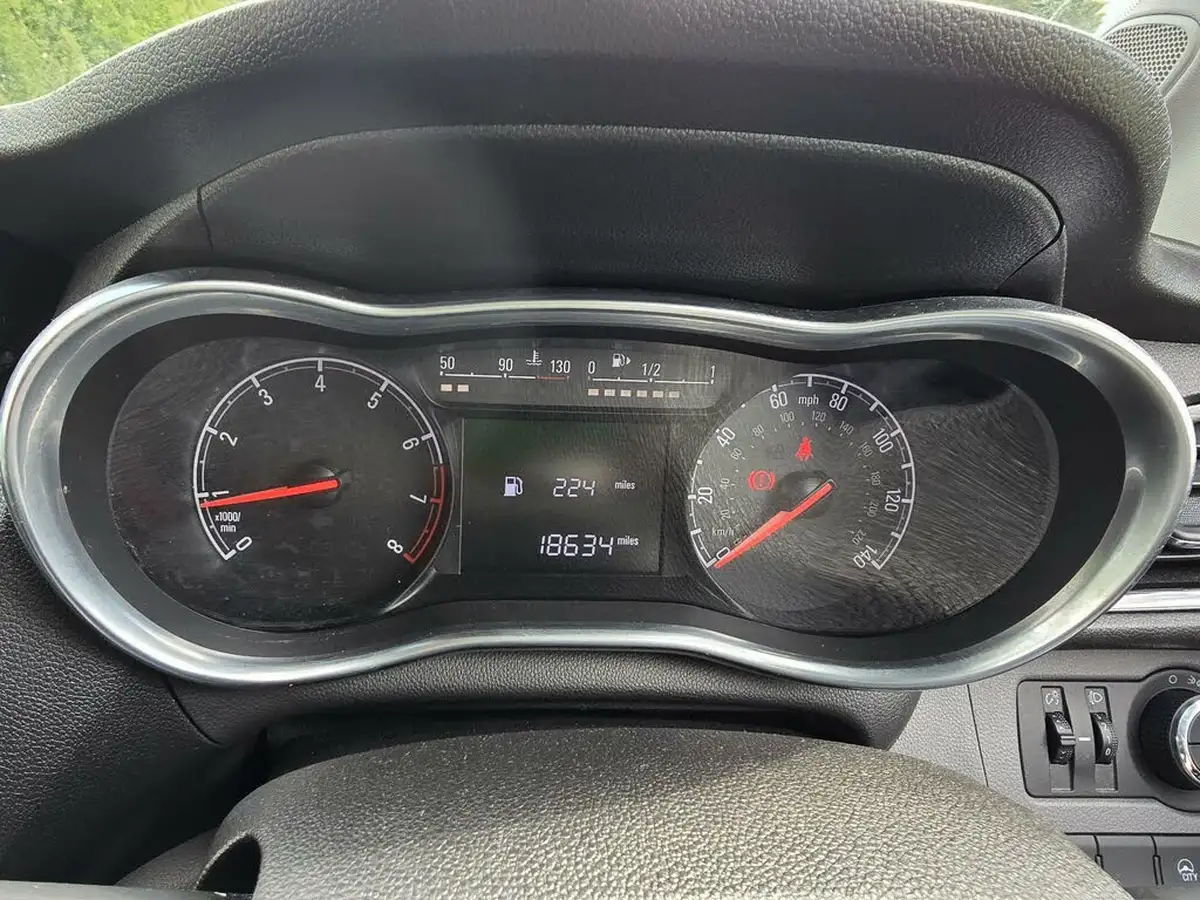2017-vauxhall-viva-10i-sl-big-37
