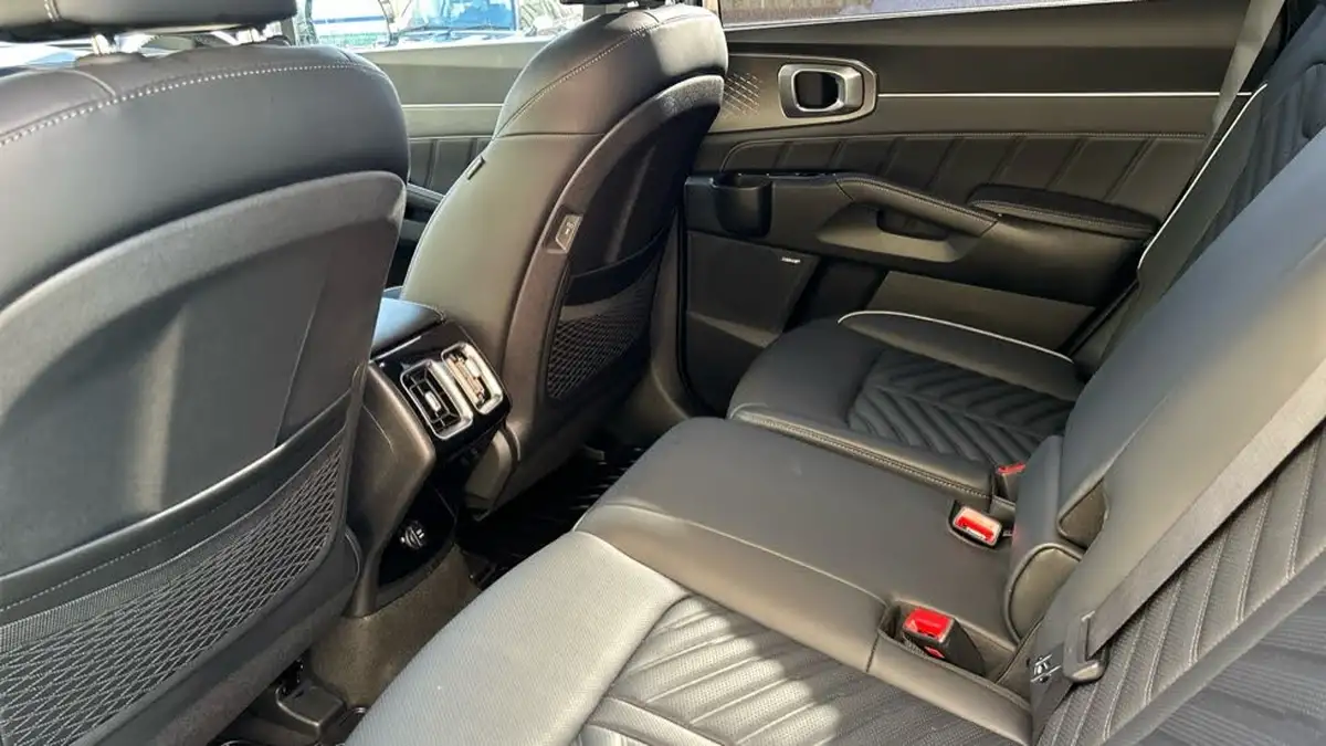 2025-kia-sorento-16-t-gdi-4-212bhp-hev-big-8