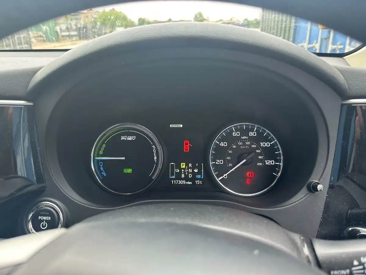 2015-mitsubishi-outlander-20-gx3h-5st-big-27