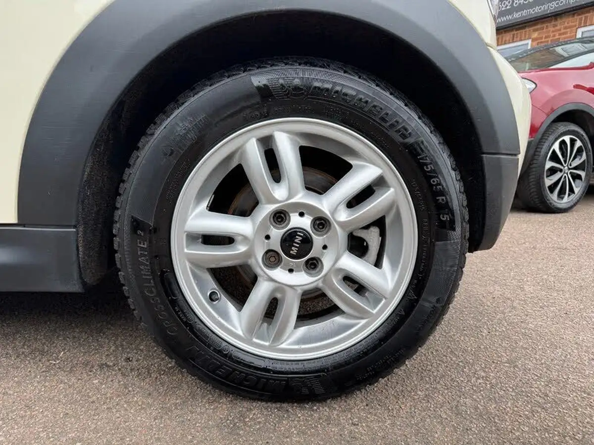 2012-mini-cooper-16-one-98bhp-sport-chili-hatchback-3d-big-22