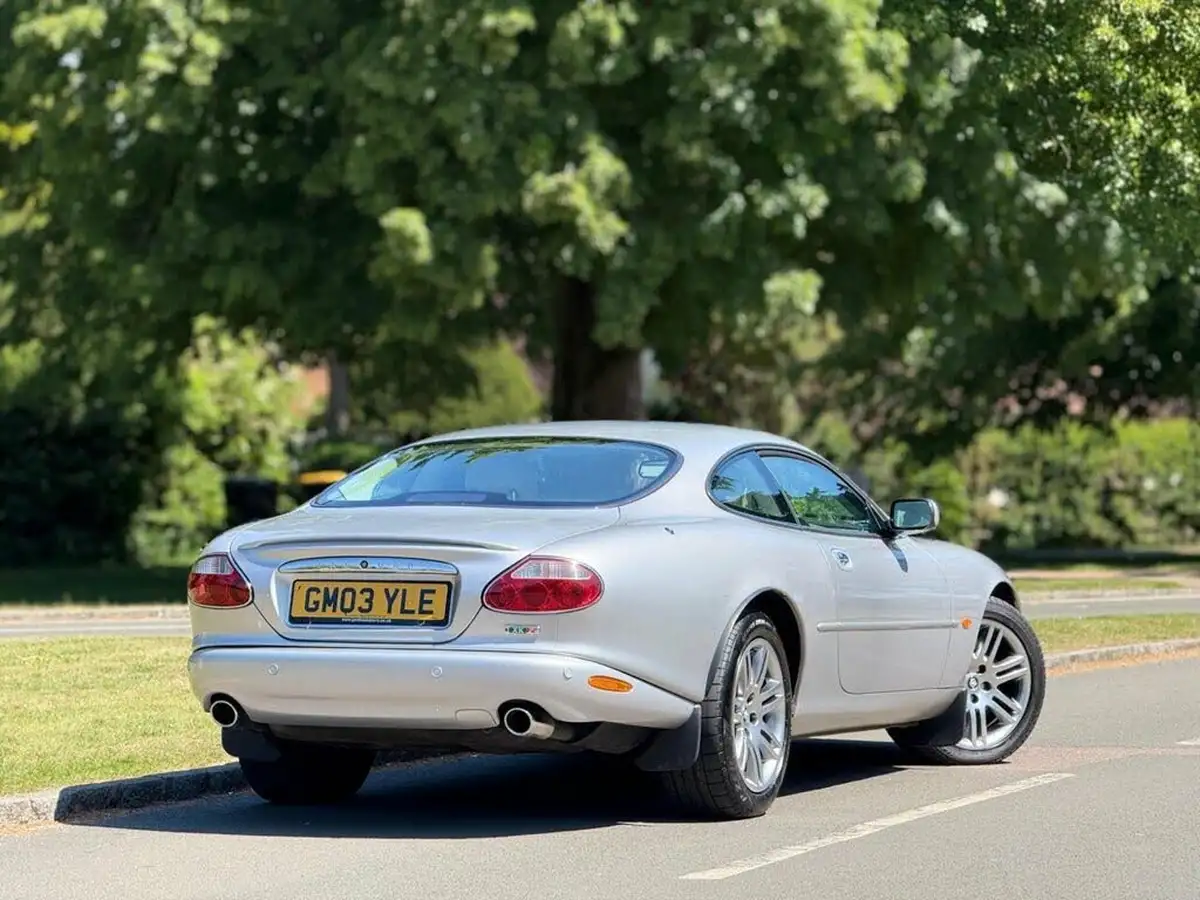 2003-jaguar-xkr-42-coupe-big-5