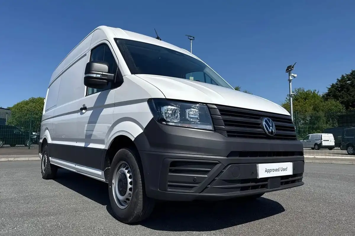 2024-volkswagen-crafter-20tdi-cr35-mwb-commerce-140pseu6d-panel-van-big-8