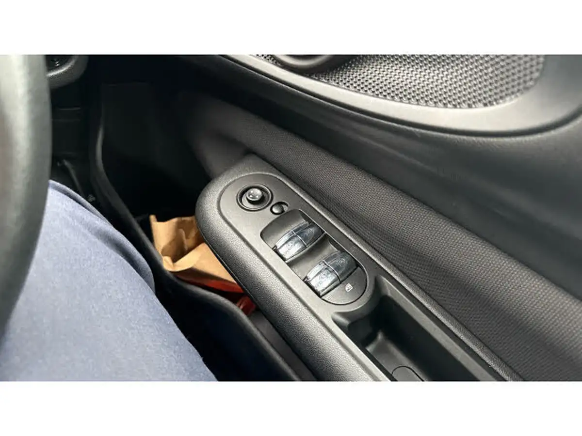 2021-mini-clubman-15-cooper-classic-auto-big-23