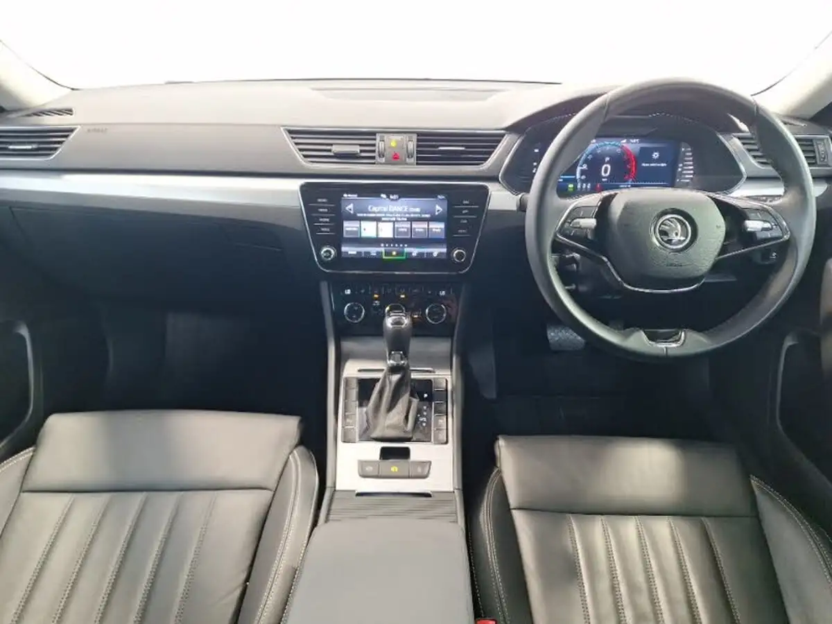 2023-skoda-superb-20tdi-se-technology-estate-dsg-big-2
