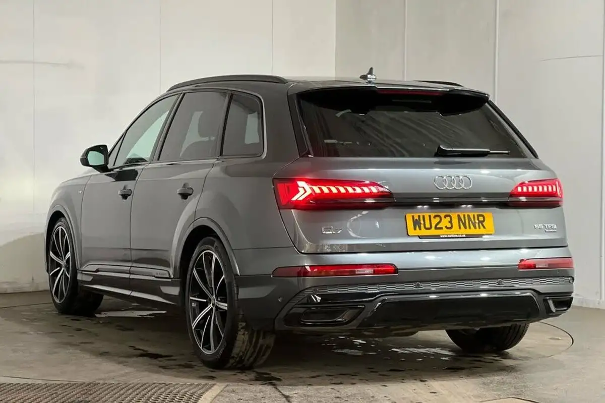 2023-audi-q7-30-55-tfsi-black-edition-big-18