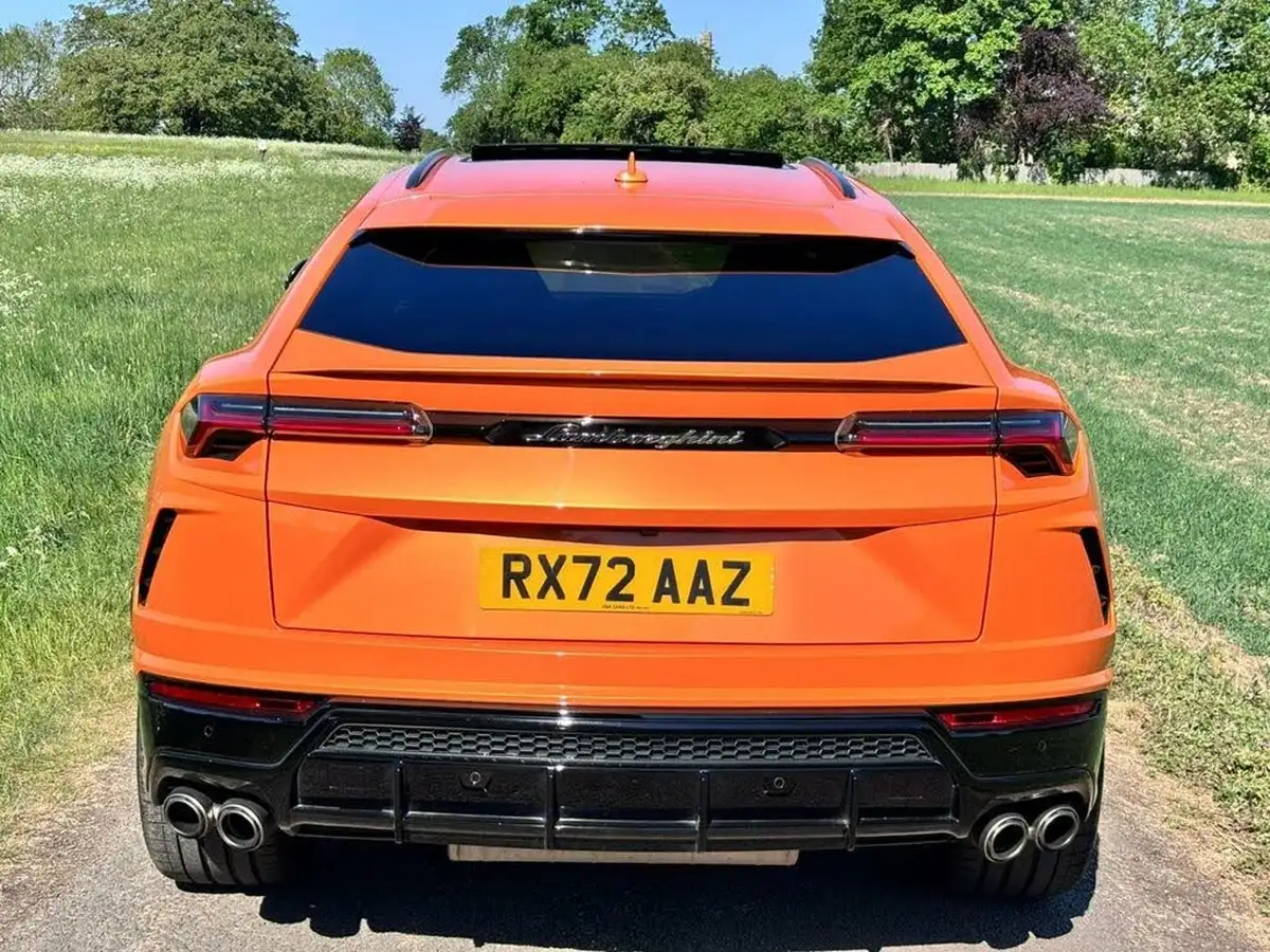 2023-lamborghini-urus-40-no-trim-big-4