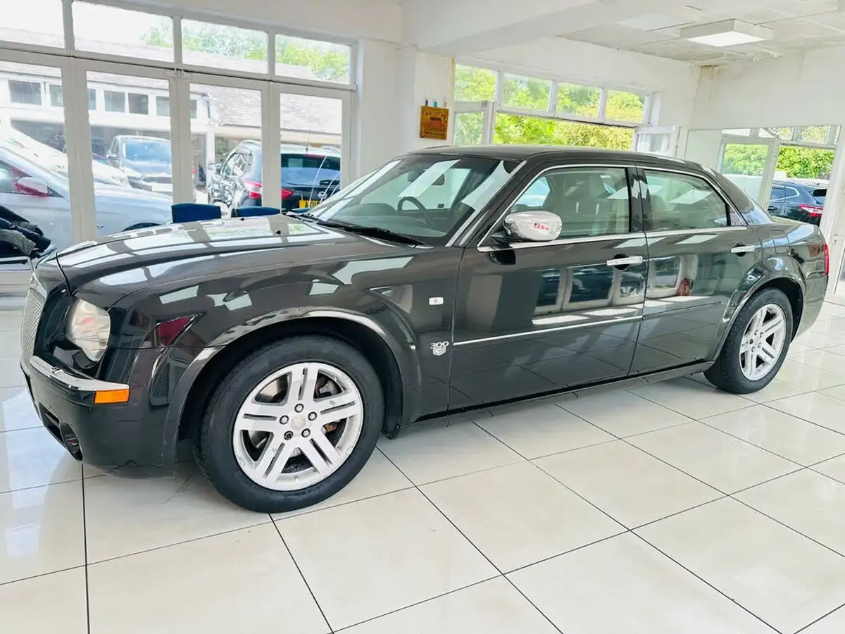 2007-chrysler-300c-30td-saloon-4d-big-16